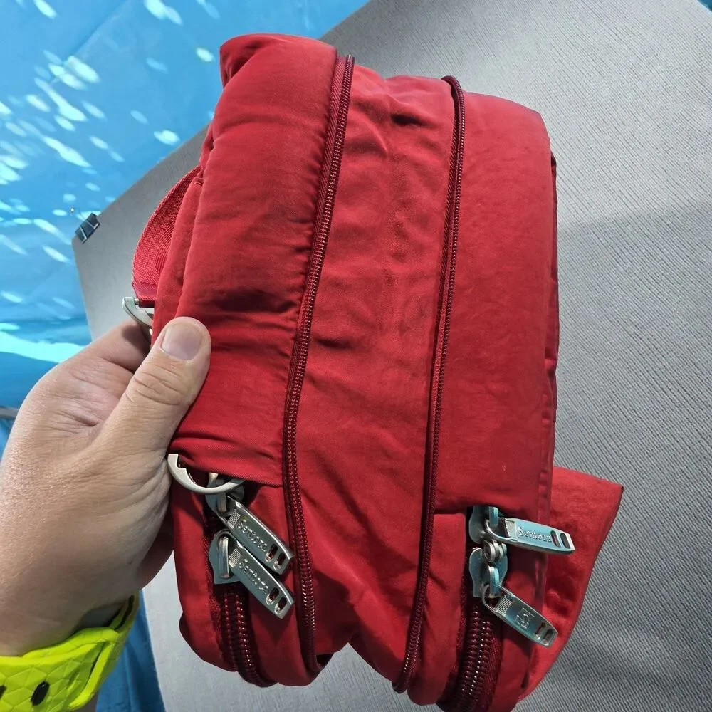 Sentoza Red Nylon Backpack for 15 in Laptop, Padded, Partitions, Solid Pattern